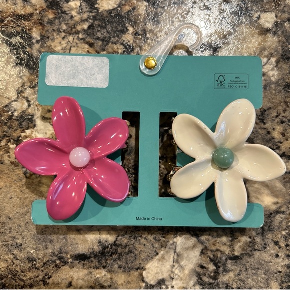Piper K Floral Hair Clips - Picture 5 of 7